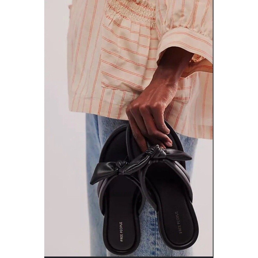 FREE PEOPLE- Brynn Bow Sandals